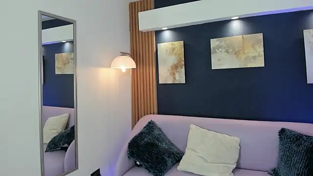 Snapshot of LumierNova chatting on 05-15-26, 04:52 LumierNova online show from 05-15-26, 04:52