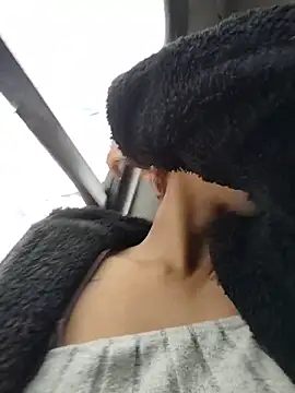 Mia 0-4 online show from 04-10-26, 08:35