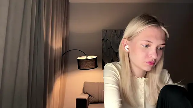 EvelineMolima online show from 05-01-26, 08:02