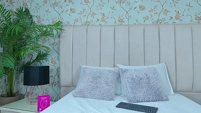 VegaSara online show from 05-09-26, 06:13