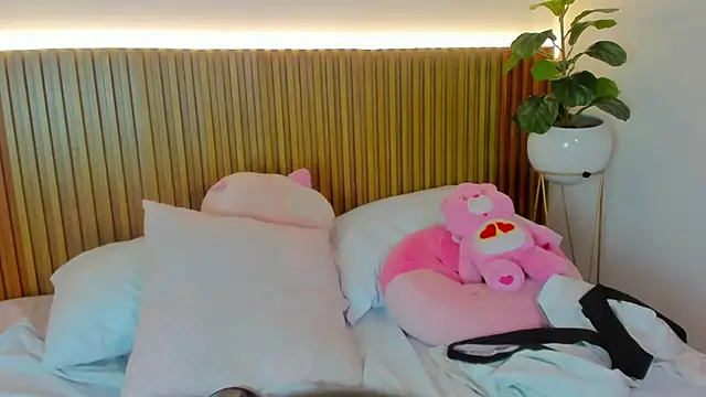 Snapshot of loly_berry chatting on 05-05-26, 02:14 loly berry online show from 05-05-26, 02:14