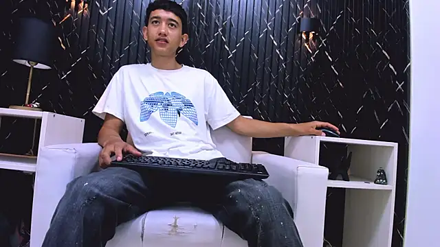 SmoothLatin  online show from 04-07-26, 02:17