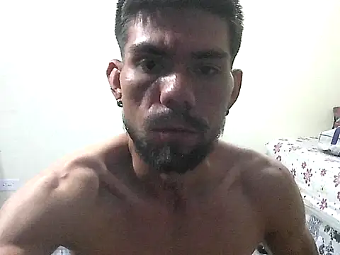 Snapshot of thomas2wood chatting on 07-13-26, 11:07 thomas2wood online show from 07-13-26, 11:07