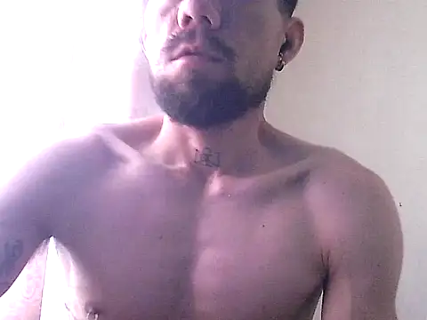 Snapshot of thomas2wood chatting on 07-16-26, 10:16 thomas2wood online show from 07-16-26, 10:16