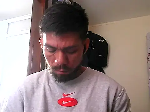Snapshot of thomas2wood chatting on 07-17-26, 07:30 thomas2wood online show from 07-17-26, 07:30