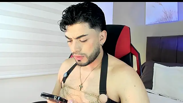 Snapshot of Alexander_Diazz chatting on 04-08-26, 01:00 Alexander Diazz online show from 04-08-26, 01:00