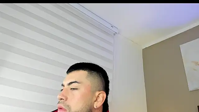 Snapshot of Alexander_Diazz chatting on 04-23-26, 01:35 Alexander Diazz online show from 04-23-26, 01:35