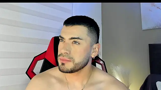 Snapshot of Alexander_Diazz chatting on 04-25-26, 02:14 Alexander Diazz online show from 04-25-26, 02:14