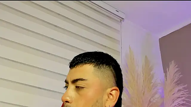 Snapshot of Alexander_Diazz chatting on 05-13-26, 12:02 Alexander Diazz online show from 05-13-26, 12:02