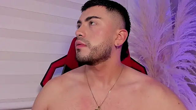 Snapshot of Alexander_Diazz chatting on 05-19-26, 03:18 Alexander Diazz online show from 05-19-26, 03:18