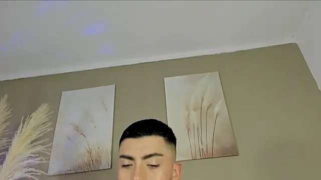 Snapshot of Alexander_Diazz chatting on 05-26-26, 12:45 Alexander Diazz online show from 05-26-26, 12:45