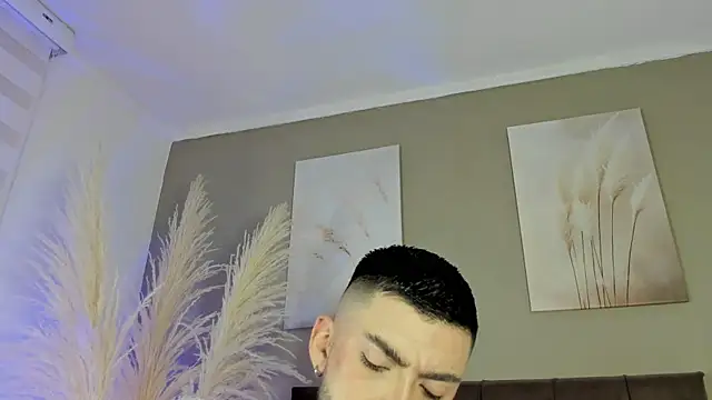 Alexander Diazz online show from 06-01-26, 01:57
