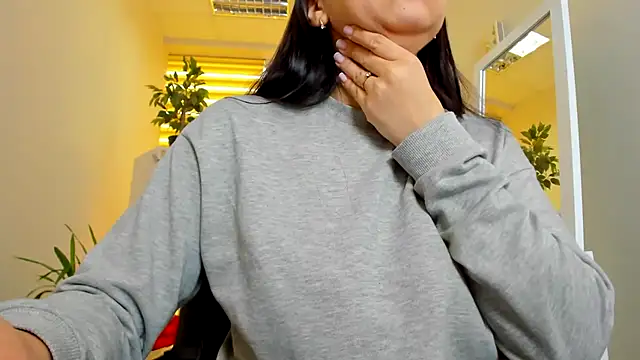 Snapshot of Tianniaa chatting on 04-17-26, 07:44 Tianniaa online show from 04-17-26, 07:44