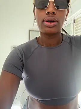 browniee777 online show from 04-17-26, 03:59