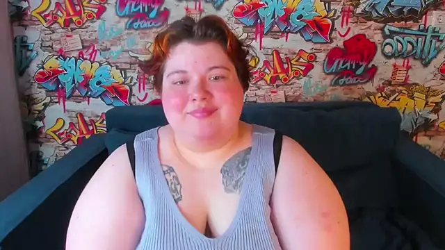 Snapshot of Sew_Sunny chatting on 04-08-26, 02:22 Sew Sunny online show from 04-08-26, 02:22