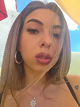 Snapshot of AylinRosee chatting on 07-11-26, 10:18 AylinRosee online show from 07-11-26, 10:18