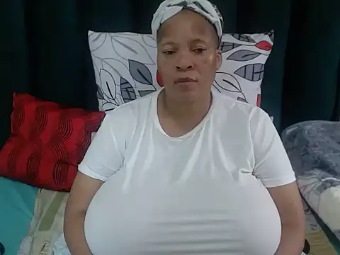 Snapshot of CaramelMelons78 chatting on 04-24-26, 08:17 CaramelMelons78 online show from 04-24-26, 08:17