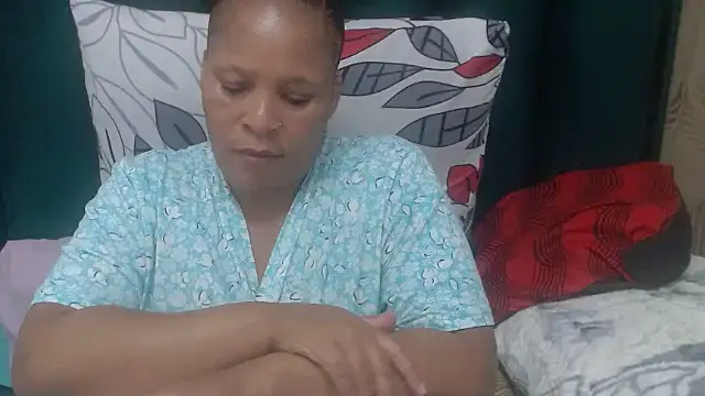 Snapshot of CaramelMelons78 chatting on 05-12-26, 04:37 CaramelMelons78 online show from 05-12-26, 04:37