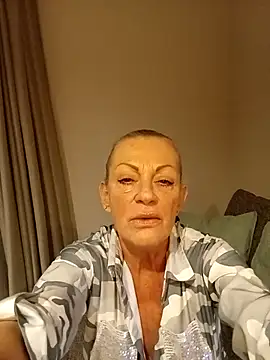 LadyBrigitte online show from 04-12-26, 05:18