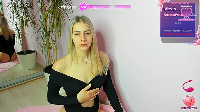 Snapshot of Monica_Luno chatting on 06-02-26, 02:02 Monica Luno online show from 06-02-26, 02:02