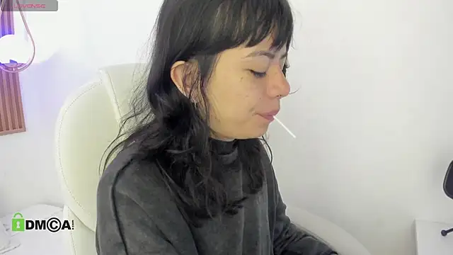 Snapshot of ghostmila chatting on 05-25-26, 01:28 ghostmila online show from 05-25-26, 01:28