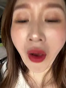 qin205205 online show from 07-03-26, 02:18