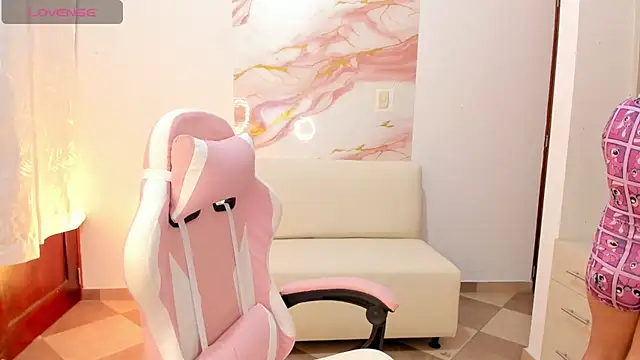 Snapshot of melodysquirt chatting on 07-24-26, 03:26 melodysquirt online show from 07-24-26, 03:26