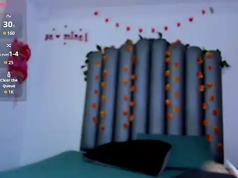 Carolinaa-03 online show from 04-13-26, 08:14