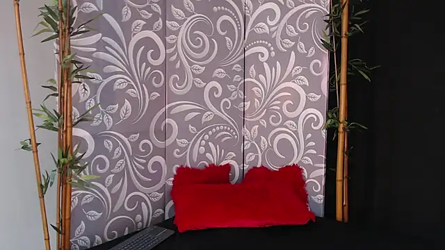 Snapshot of NatashaLuxy chatting on 06-15-26, 02:52 NatashaLuxy online show from 06-15-26, 02:52