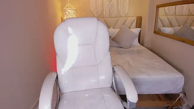 DulceAnngel online show from 04-09-26, 04:56