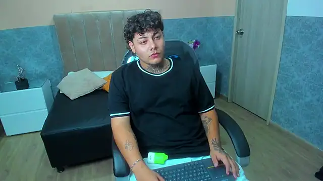 DAMON SALVATTORE online show from 04-11-26, 03:44