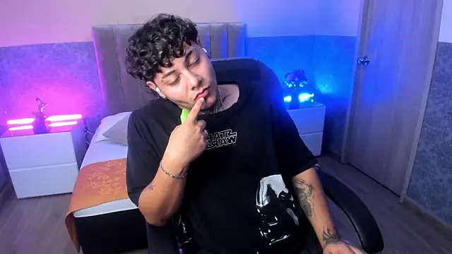 DAMON SALVATTORE online show from 04-15-26, 03:35