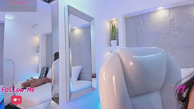 Snapshot of NicolSantos chatting on 07-09-26, 11:47 NicolSantos online show from 07-09-26, 11:47