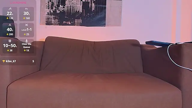 Snapshot of Regan_01 chatting on 06-20-26, 06:33 Regan 01 online show from 06-20-26, 06:33