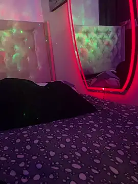 Snapshot of pauline_and_bruno chatting on 04-14-26, 05:02 pauline and bruno online show from 04-14-26, 05:02