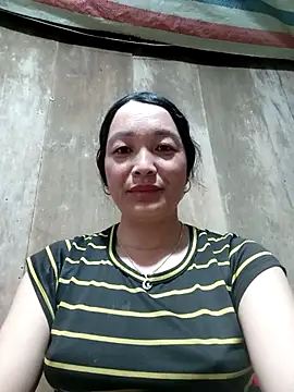 Snapshot of vanlucky2 chatting on 04-22-26, 11:12 vanlucky2 online show from 04-22-26, 11:12
