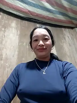 Snapshot of vanlucky2 chatting on 05-11-26, 02:45 vanlucky2 online show from 05-11-26, 02:45