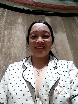 Snapshot of vanlucky2 chatting on 05-15-26, 10:44 vanlucky2 online show from 05-15-26, 10:44
