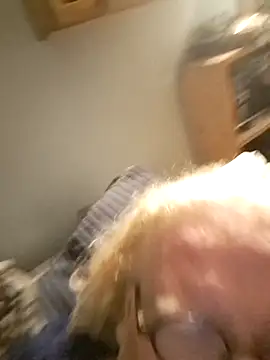 ChrisMtl83 online show from 04-08-26, 04:45