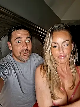 Farrah Fantasy online show from 04-14-26, 01:44