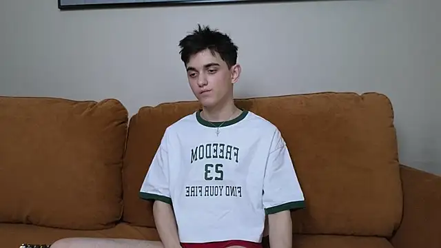 Snapshot of alexander_18_xxl chatting on 06-21-26, 09:34 alexander 18 xxl online show from 06-21-26, 09:34