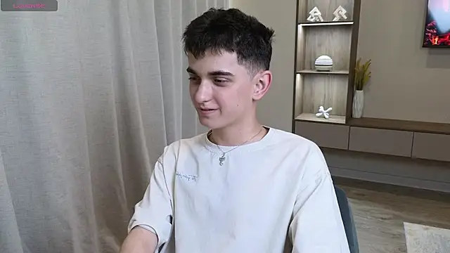Snapshot of alexander_18_xxl chatting on 07-14-26, 02:23 alexander 18 xxl online show from 07-14-26, 02:23