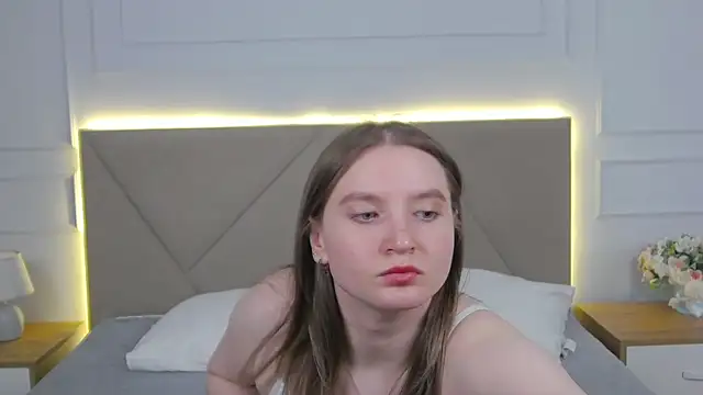 ArianaMilss online show from 05-17-26, 10:11
