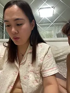 Snapshot of beibei-10 chatting on 04-22-26, 11:45 beibei-10 online show from 04-22-26, 11:45