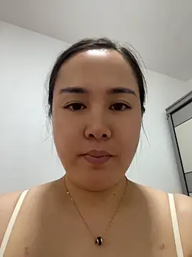 Snapshot of beibei-10 chatting on 05-20-26, 06:19 beibei-10 online show from 05-20-26, 06:19