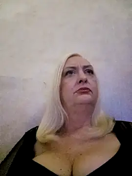 Snapshot of Julia20X chatting on 04-23-26, 06:10 Julia20X online show from 04-23-26, 06:10