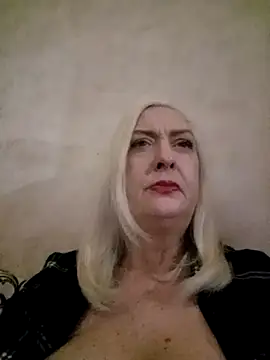 Snapshot of Julia20X chatting on 05-01-26, 06:23 Julia20X online show from 05-01-26, 06:23