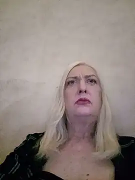 Snapshot of Julia20X chatting on 05-14-26, 09:49 Julia20X online show from 05-14-26, 09:49