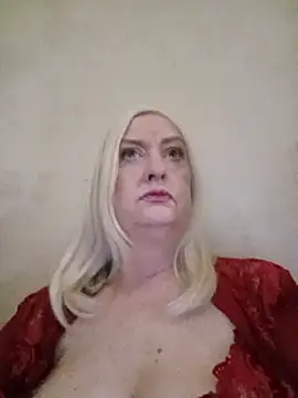Snapshot of Julia20X chatting on 05-23-26, 09:35 Julia20X online show from 05-23-26, 09:35