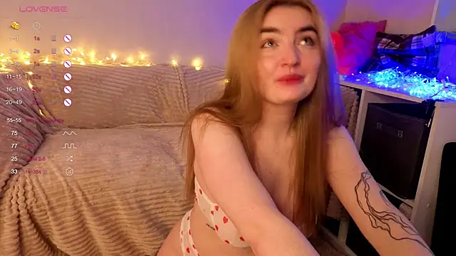 Snapshot of sweetandcuteee chatting on 04-10-26, 11:59 sweetandcuteee online show from 04-10-26, 11:59